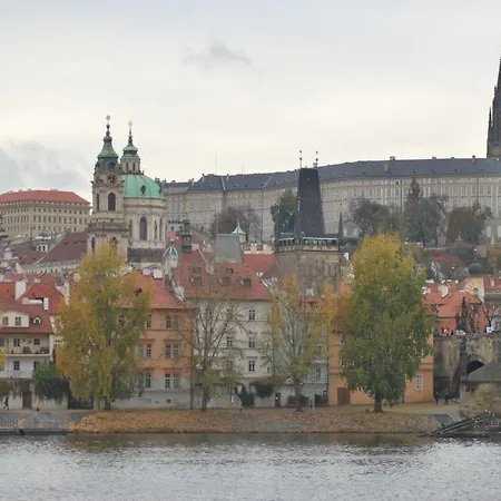 Apartman Na Kampe Lägenhet Prag