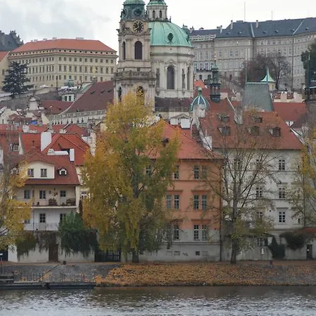 Daire Apartman Na Kampe Prag